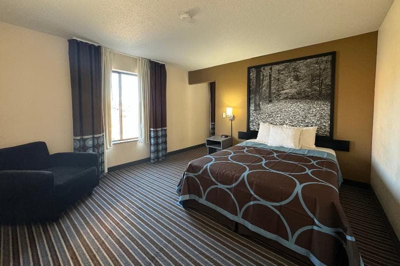 Super 8 by Wyndham Columbia Clark Lane 4