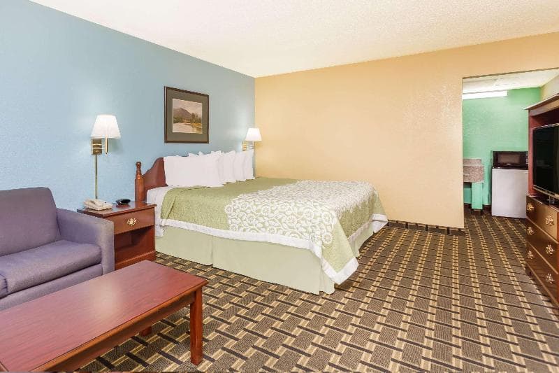 Days Inn by Wyndham Clayton 2