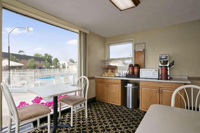 Sandusky Inn 3