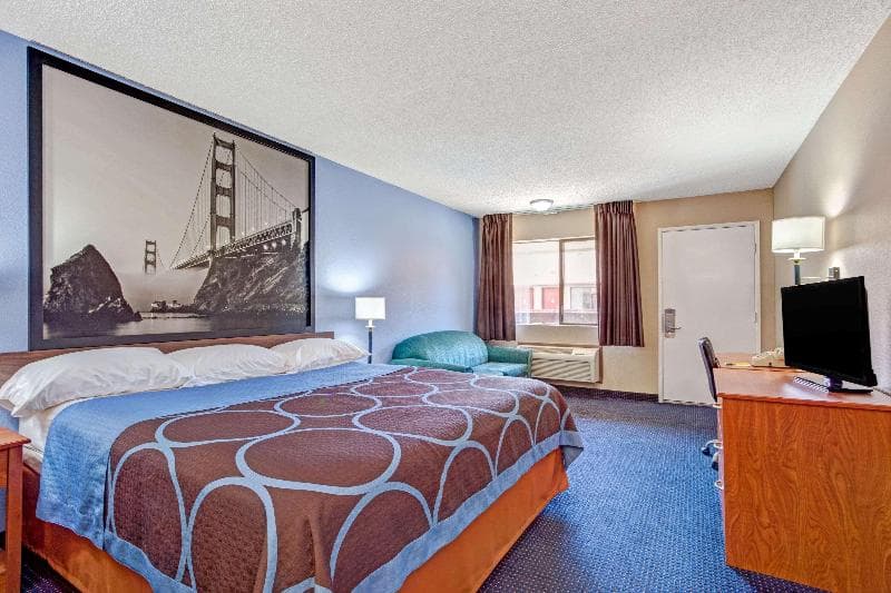Super 8 by Wyndham Albany 4
