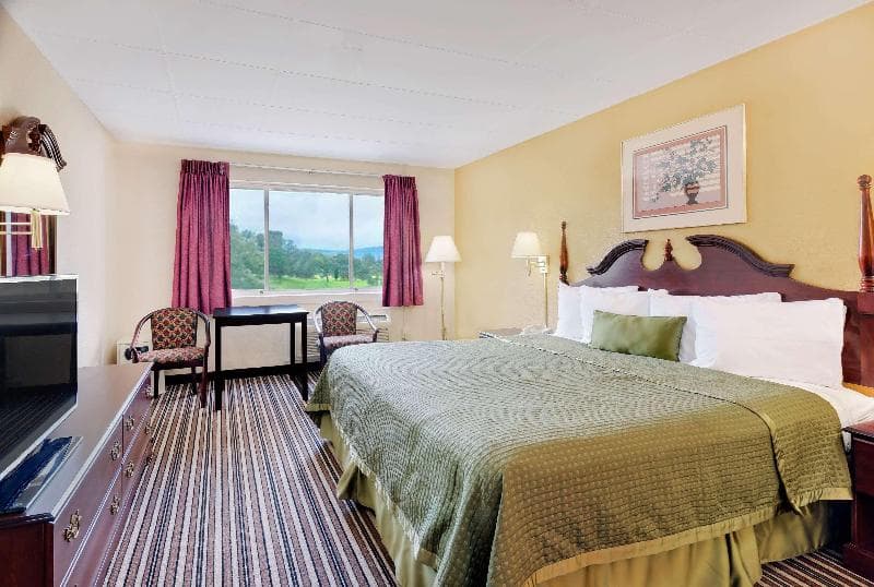 Travelodge by Wyndham Chambersburg photo 1