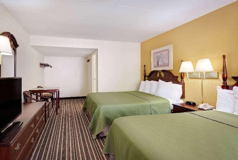 Travelodge by Wyndham Chambersburg 5