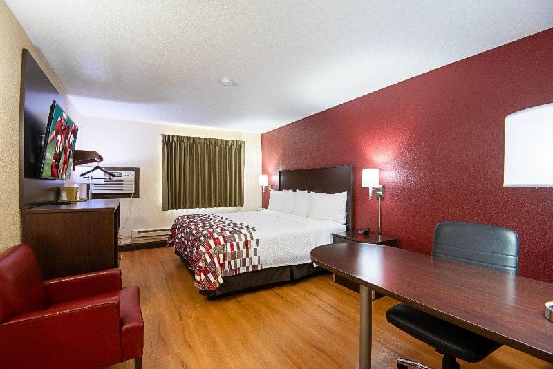 Red Roof Inn Cameron 4