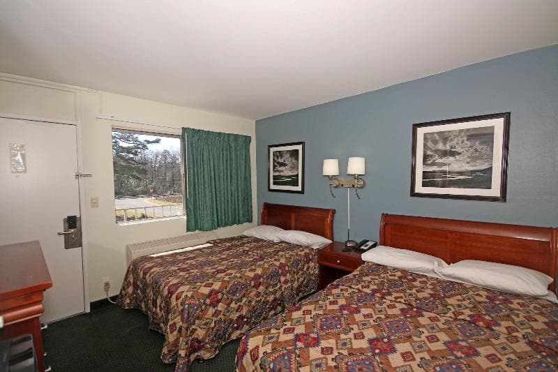 Royal Inn & Suites 2