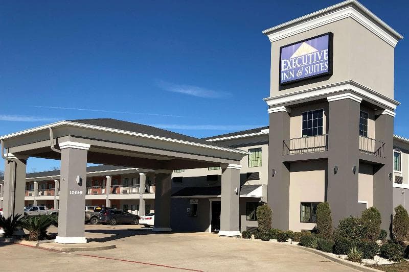 Executive Inn And Suites 4