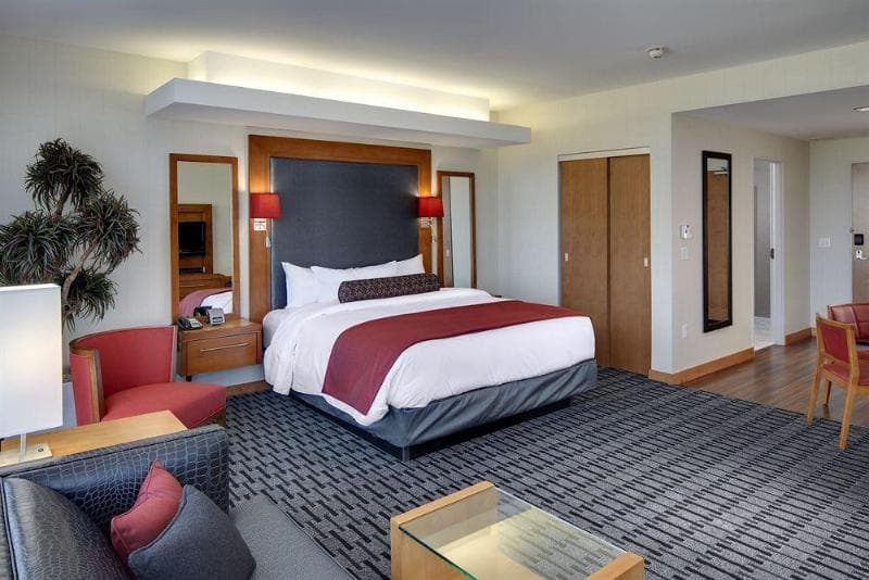 The Hotel At Kirkwood Center 5