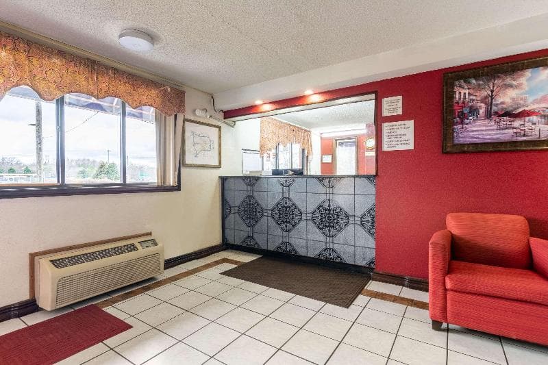 Econo Lodge Charlotte Airport Area 4