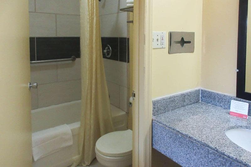 Econo Lodge Charlotte Airport Area 2