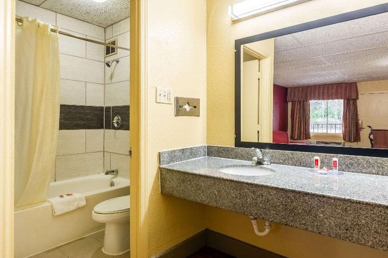 Econo Lodge Charlotte Airport Area 3