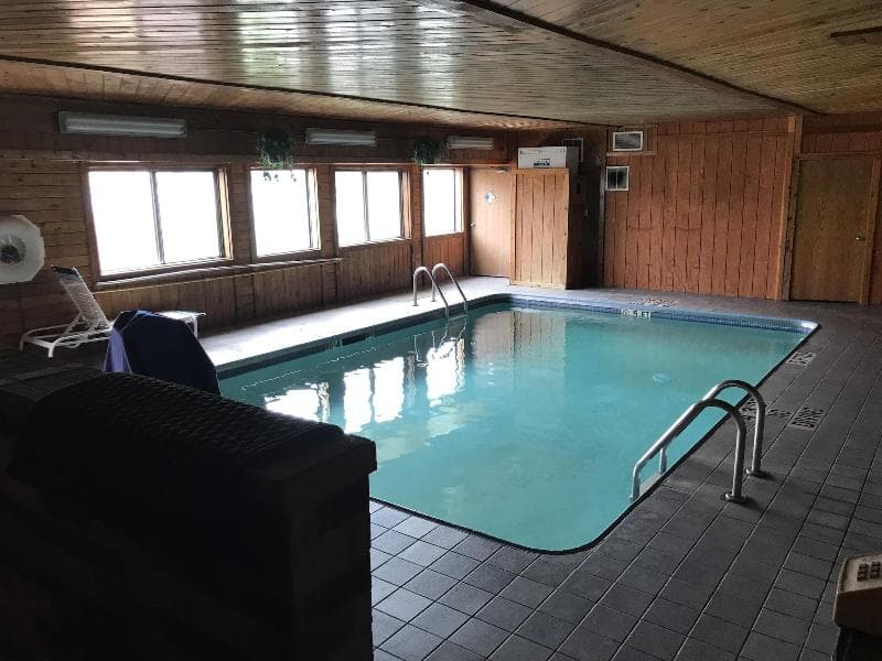 American Inn Cedar Rapids South 5