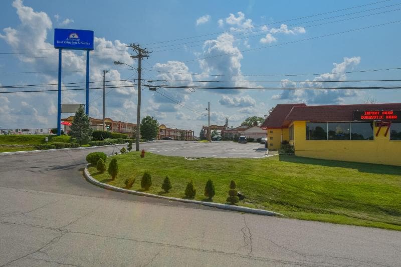 Americas Best Value Inn & Suites Williamstown main
