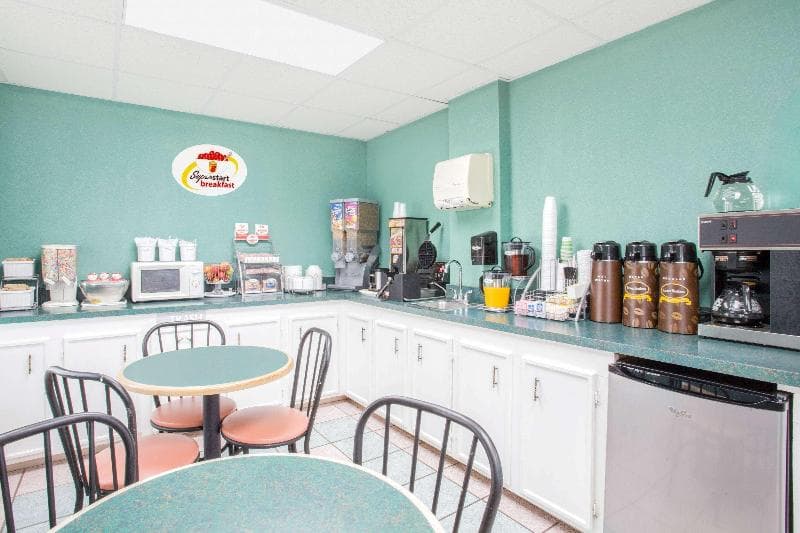 Super 8 By Wyndham Columbia 2