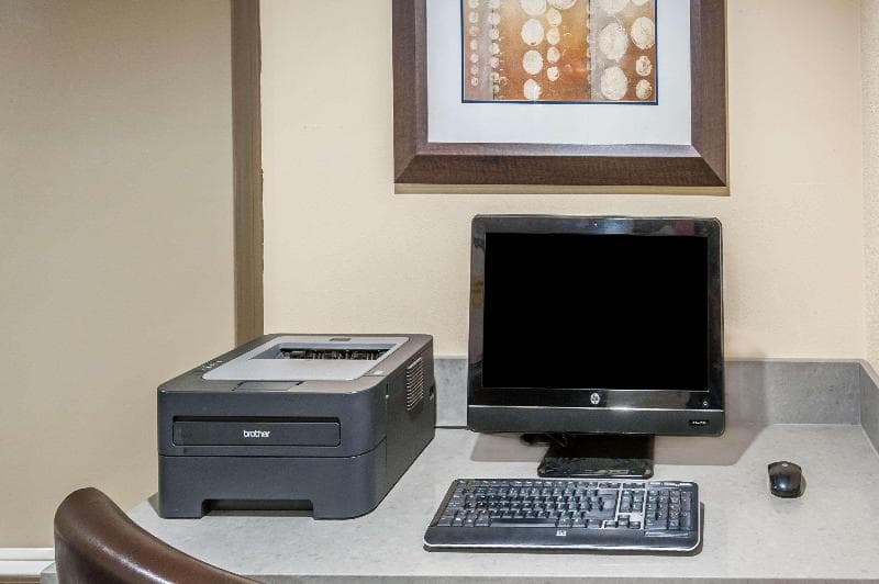 Super 8 By Wyndham Calgary/Airport photo 1