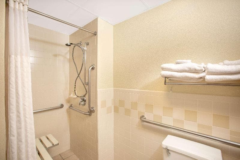 AmericInn by Wyndham Lincoln North 2