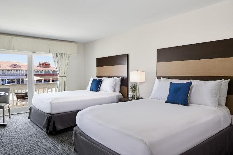 Shem Creek Inn 4