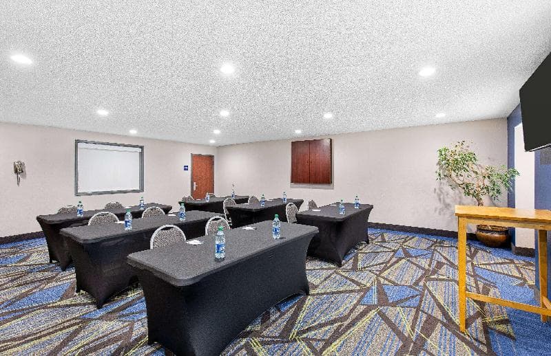 Microtel Inn & Suites by Wyndham Columbus North photo 1