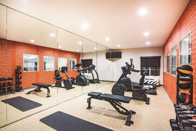 La Quinta Inn & Suites by Wyndham Chambersburg 2