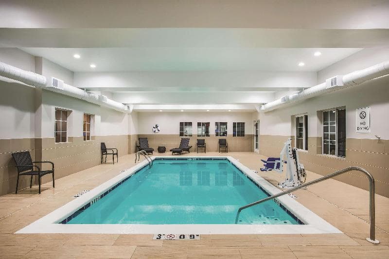 La Quinta Inn & Suites by Wyndham Chambersburg 5