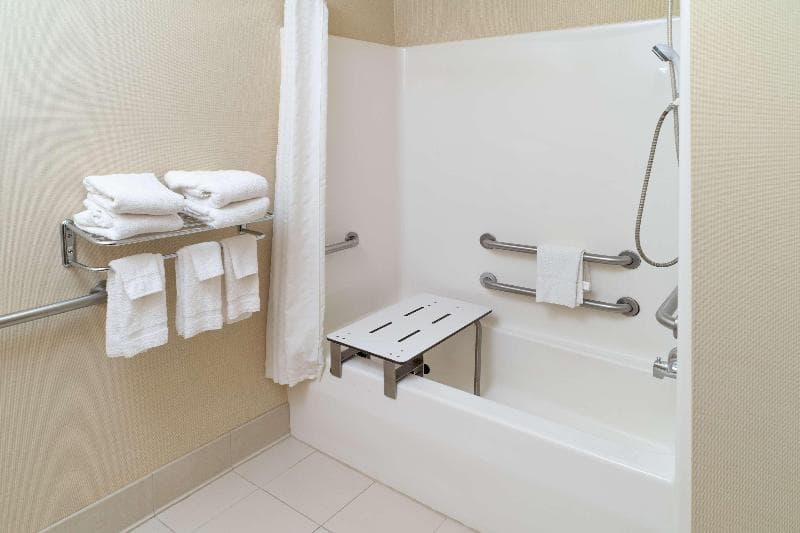 Country Inn & Suites by Radisson, Charleston South, WV 5