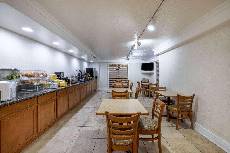 Days Inn by Wyndham Casper 4