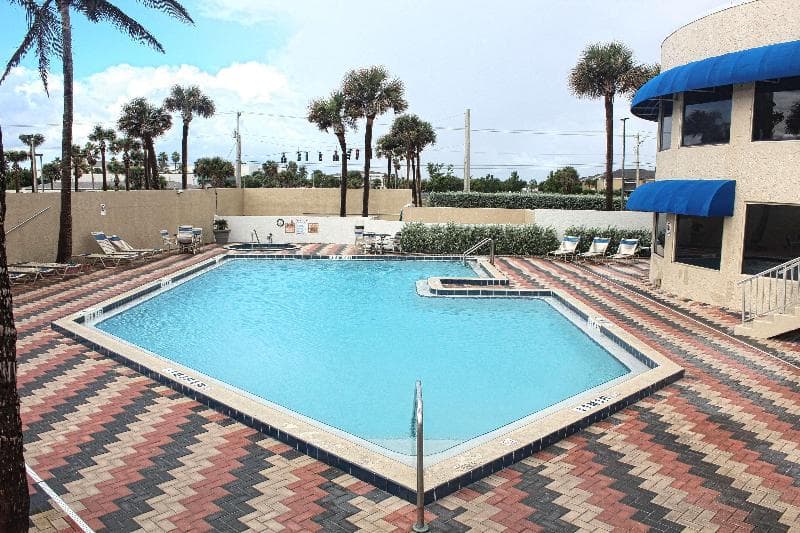Radisson Suite Hotel Oceanfront 5