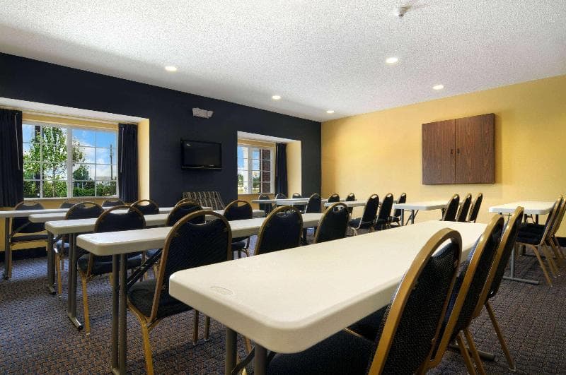 Microtel Inn & Suites By Wyndham Columbus/Near Fort Benning 2