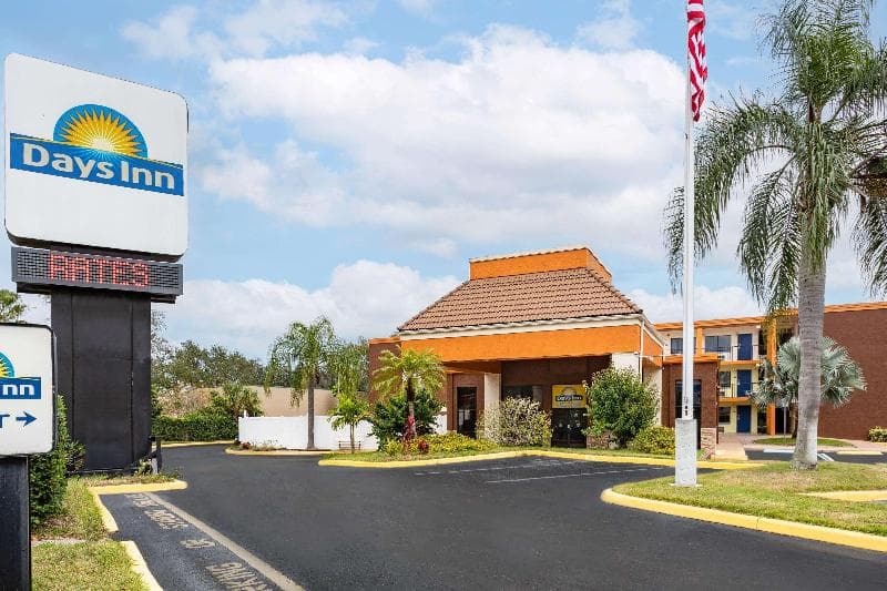 Days Inn by Wyndham N Orlando/Casselberry photo 1