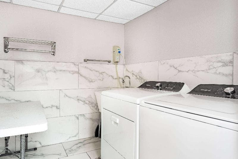Days Inn by Wyndham N Orlando/Casselberry 4