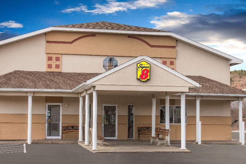 Super 8 by Wyndham Clearfield 4