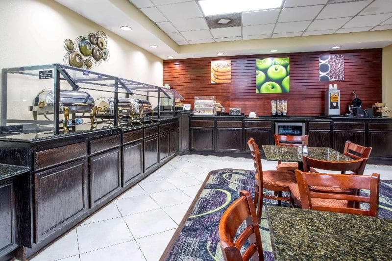 Comfort Inn 3