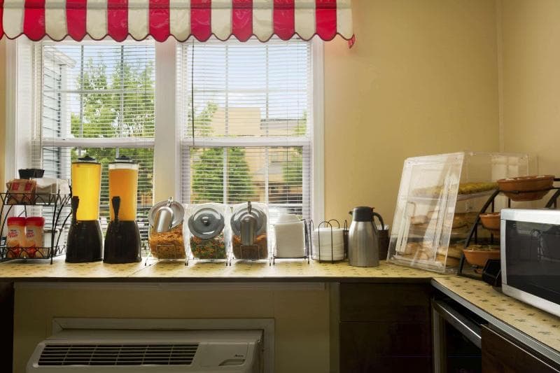 Microtel Inn & Suites By Wyndham Columbia/Fort Jackson N 4