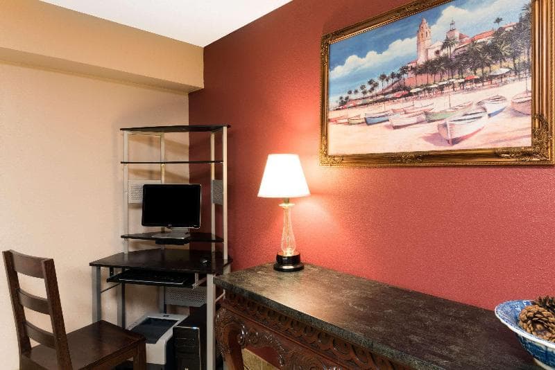 Super 8 by Wyndham Strongsville/Cleveland main