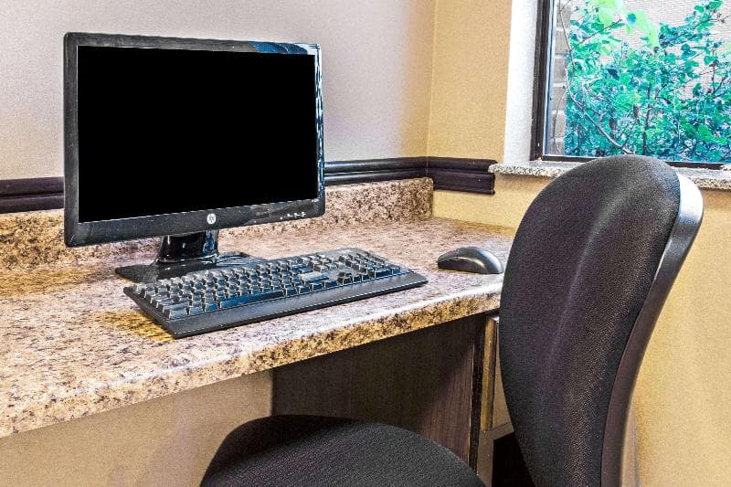 Days Inn & Suites by Wyndham Jeffersonville 2