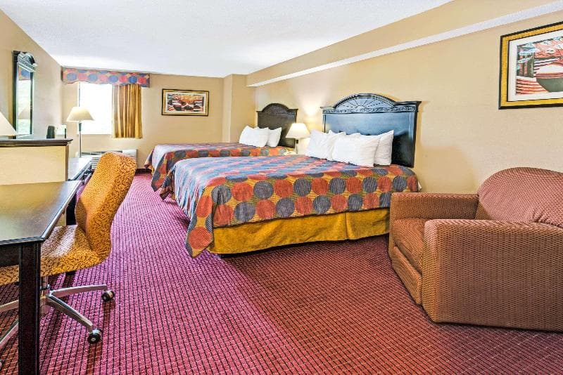 Days Inn & Suites by Wyndham Jeffersonville 3
