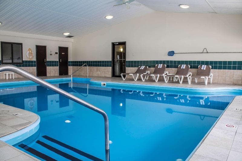 Comfort Inn River's Edge 4