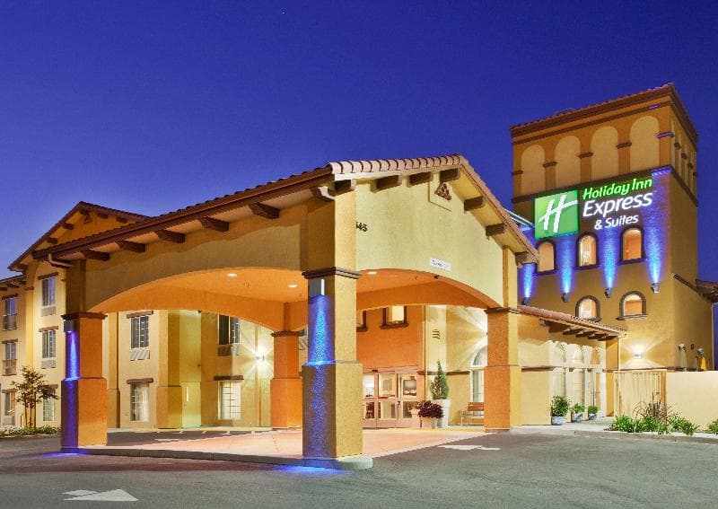 Holiday Inn Express & Suites Willows photo 1