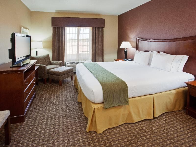 Holiday Inn Express & Suites Willows 5