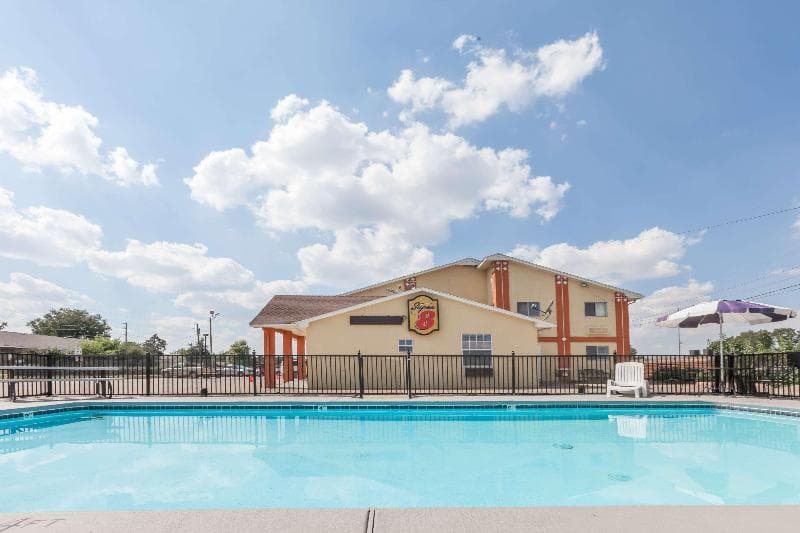 Super 8 By Wyndham Chickasha 5