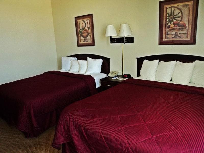 Travelodge By Wyndham Carlsbad Nm 4