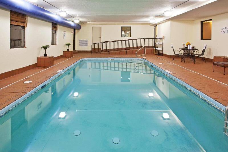 Holiday Inn Express London - I-70 5