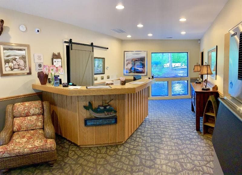 River's Edge Motel 5