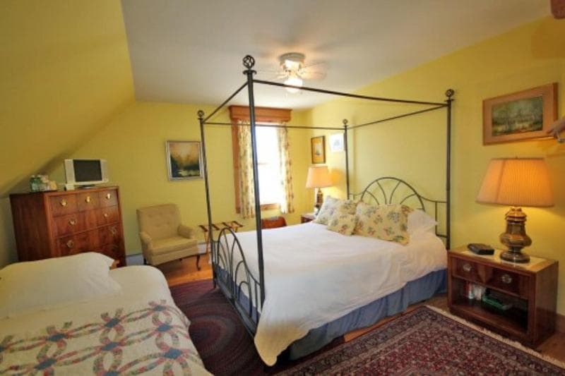 Highland Lake Inn 4