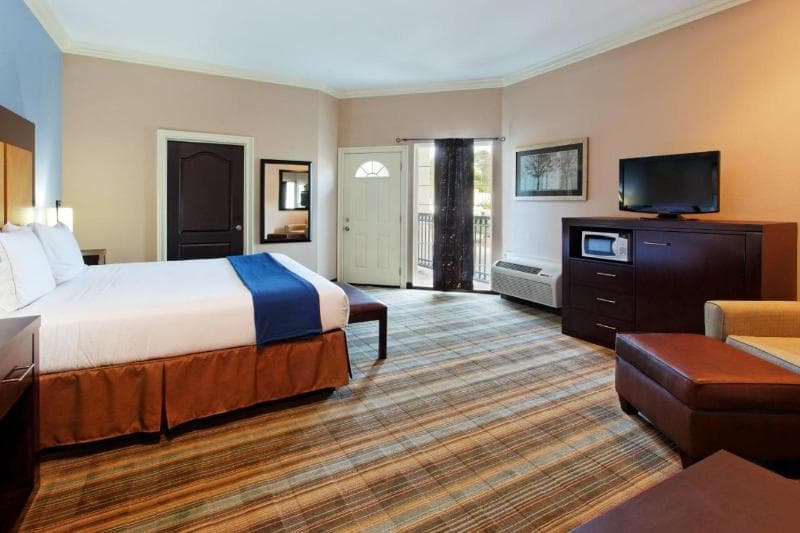 Holiday Inn Express Benicia 4