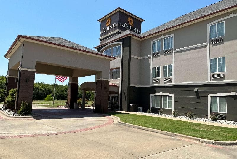 La Quinta Inn & Suites by Wyndham Sulphur Springs 3