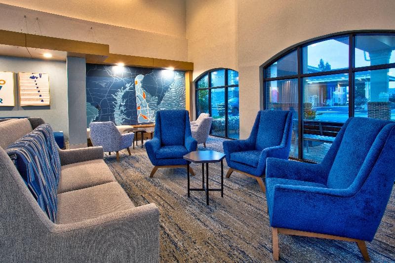 Holiday Inn Express & Suites Dover 2