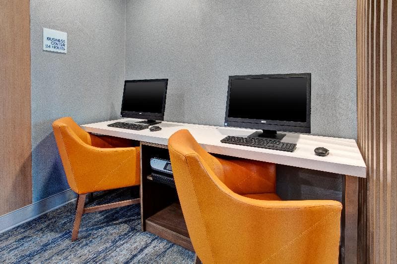 Holiday Inn Express & Suites Dover 5