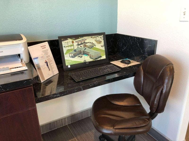 Super 8 by Wyndham Forney/East Dallas photo 1