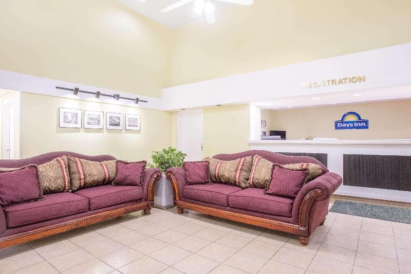 Days Inn By Wyndham Spartanburg Waccamaw 4