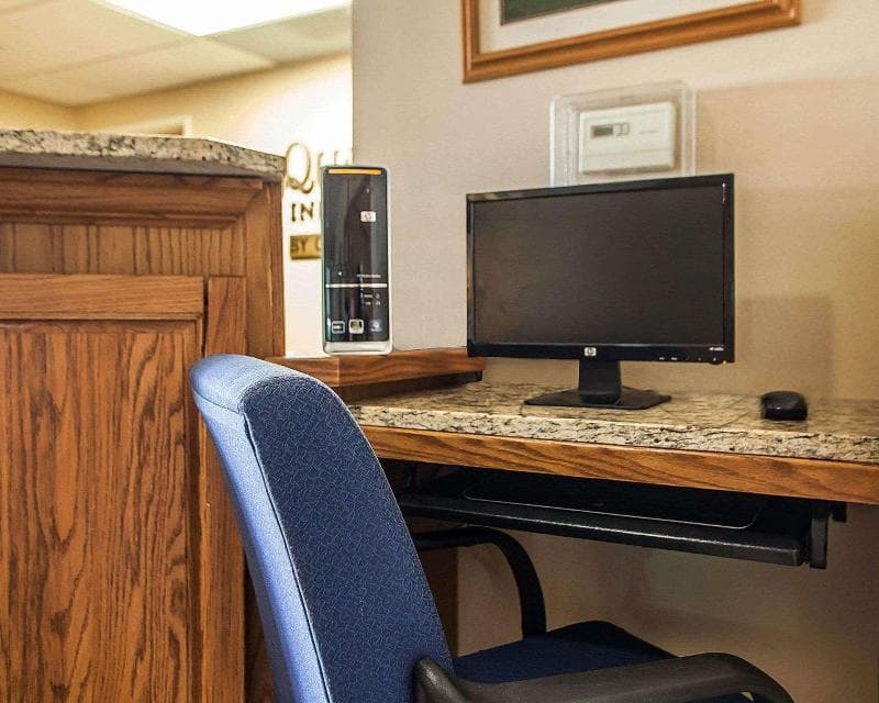 Quality Inn & Suites photo 1