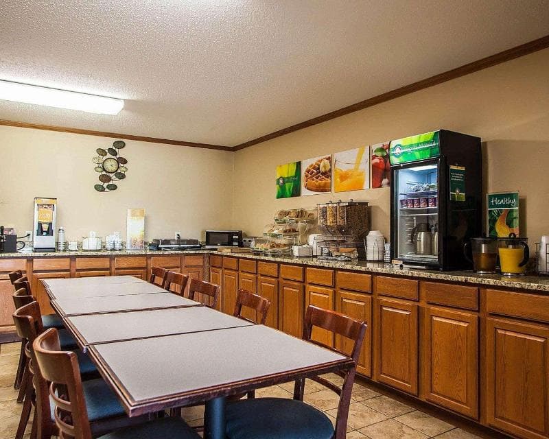Quality Inn & Suites 3